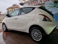 Usata Lancia Ypsilon 85 CV (62 kW) 2013 Bianco Utilitaria