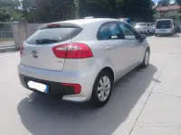Usata Kia Rio 75 CV (55 kW) 2016 Grigio Utilitaria