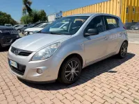 Usata Hyundai i20 Comfort 78 CV (57 kW) 2009 Grigio Utilitaria