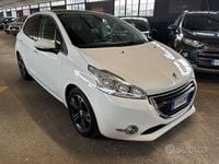 Usata Peugeot 208 Allure 82 CV (60 kW) 2014 Bianco Utilitaria
