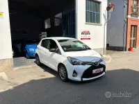 Usata Toyota Yaris 90 CV (66 kW) 2017 Bianco Berlina