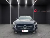 Usata Mercedes GLA200 136 CV (100 kW) 2016 Blu SUV
