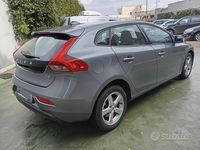 Usata Volvo V40 Kinetic 120 CV (88 kW) 2017 Grigio Berlina