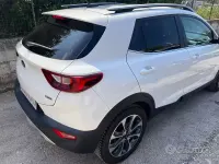 Usata Kia Stonic Style 120 CV (88 kW) 2017 Bianco SUV