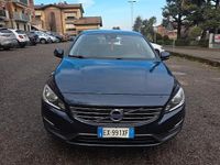 Usata Volvo V60 Momentum 114 CV (83 kW) 2014 Blu Station wagon