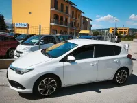Usata Toyota Auris Lounge 112 CV (82 kW) 2016 Bianco Berlina