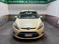 Usata Ford Fiesta 95 CV (69 kW) 2010 Beige Berlina