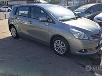 Usata Toyota Verso Luxury 126 CV (92 kW) 2011 Grigio Monovolume