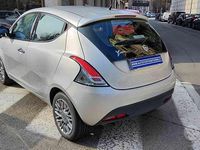 Usata Lancia Ypsilon Gold 69 CV (50 kW) 2012 Grigio metallizzato Utilitaria