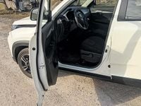 Usata Mahindra KUV100 87 CV (63 kW) 2022 Bianco SUV