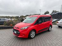 Usata Ford Tourneo 115 CV (84 kW) 2016 Rosso Monovolume