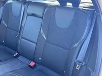 Usata Volvo V40 114 CV (83 kW) 2014 Nero Berlina