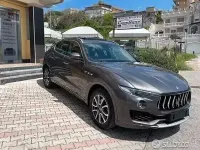 Usata Maserati Levante 275 CV (202 kW) 2017 Grigio SUV