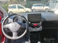 Usata Toyota Aygo 68 CV (50 kW) 2013 Rosso Utilitaria