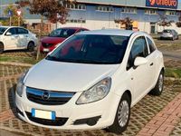 Usata Opel Corsa Edition 75 CV (55 kW) 2011 Bianco Berlina