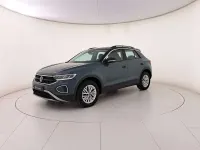 Usata VW T-Roc Life 116 CV (85 kW) 2025 Petroleum blue metallizzato nero SUV