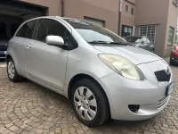 Usata Toyota Yaris Sol 69 CV (50 kW) 2008 Argento Utilitaria