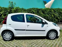 Usata Peugeot 107 68 CV (50 kW) 2013 Bianco Utilitaria