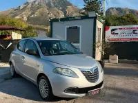 Usata Lancia Ypsilon Silver 69 CV (50 kW) 2015 Grigio Utilitaria