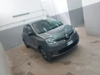Usata Renault Twingo 30 kW (42 CV) 2023 Grigio Utilitaria