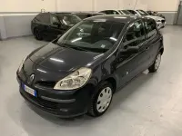 Usata Renault Clio II 65 CV (47 kW) 2007 Nero Berlina