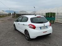 Usata Peugeot 208 82 CV (60 kW) 2014 Bianco Utilitaria
