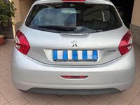 Usata Peugeot 208 68 CV (50 kW) 2015 Grigio Utilitaria