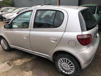 usata Toyota Yaris 1.0i benzina 2001