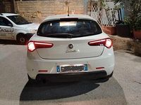 Usata Alfa Romeo Giulietta 105 CV (77 kW) 2011 Bianco Utilitaria