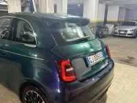Usata Fiat 500e La Prima 42 kW (58 CV) 2022 Blu/azzurro Utilitaria