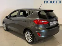 Usata Ford Fiesta Titanium 86 CV (63 kW) 2018 Grigio Utilitaria