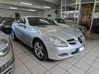 Usata Mercedes SLK350 271 CV (199 kW) 2005 Argento Cabrio