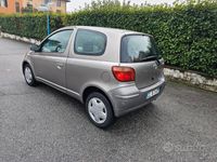 usata Toyota Yaris 1.3i SOL