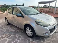 Usata Renault Clio II 75 CV (55 kW) 2010 Grigio Berlina