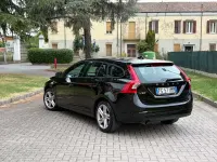 Usata Volvo V60 120 CV (88 kW) 2016 Nero Station wagon