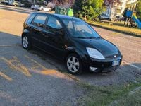 Usata Ford Fiesta 90 CV (66 kW) 2003 Nero Berlina