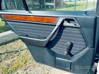 Usata Mercedes E200 122 CV (89 kW) 1992 Grigio Berlina