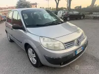 Usata Renault Grand Scénic II 131 CV (96 kW) 2006 Grigio Monovolume