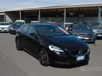 Occasion Volvo V40 R-Design 120 ch (88 kW) 2019 Noir Berline