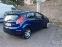 Usata Ford Fiesta 75 CV (55 kW) 2015 Bluazzurro Utilitaria