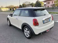 Usata Mini Cooper D 116 CV (85 kW) 2015 Beige Utilitaria