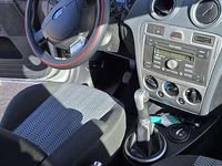 Usata Ford Fusion 68 CV (50 kW) 2008 Argento Monovolume