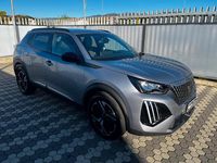Usata Peugeot 2008 Allure 101 CV (74 kW) 2025 Argento SUV