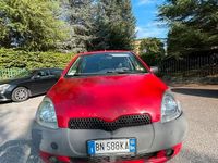 Usata Toyota Yaris 68 CV (50 kW) 2000 Rosso Berlina