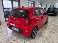 Usata Kia Picanto X-Line 67 CV (49 kW) 2019 Rosso Utilitaria