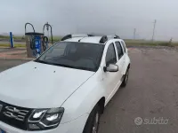Usata Dacia Duster Lauréate 109 CV (80 kW) 2014 Bianco SUV