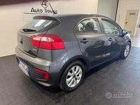 Usata Kia Rio 75 CV (55 kW) 2017 Grigio Berlina