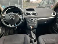Usata Renault Clio II 74 CV (54 kW) 2006 Grigio Utilitaria
