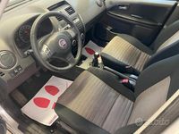 Begagnad Fiat Sedici Emotion 107 HK (78 kW) 2009 Grå SUV