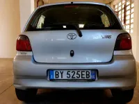 Usata Toyota Yaris Sol 86 CV (63 kW) 2002 Argento Berlina
